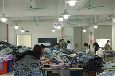 实体生意要逆袭!1.5万家服装厂,因“共享工厂”将彻底翻身